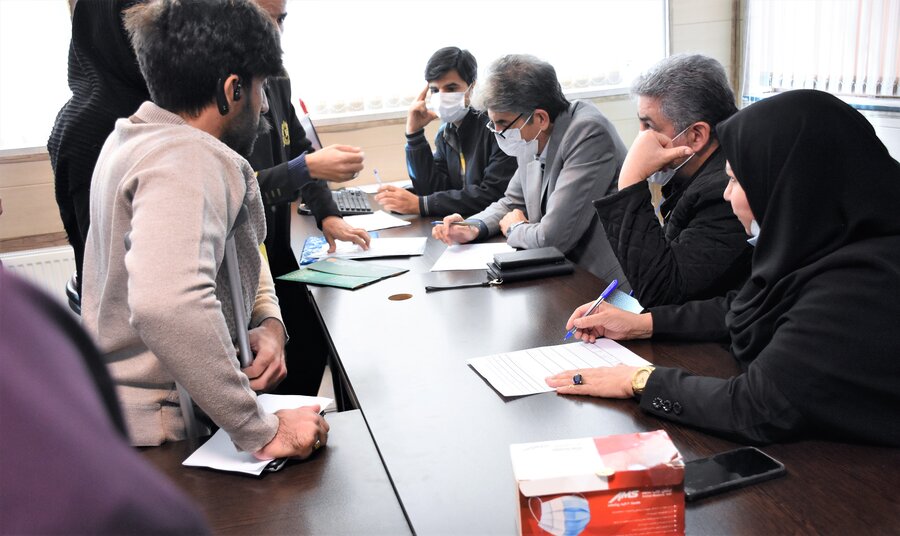 میز ارتباطات مردمی