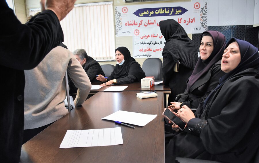 میز ارتباطات مردمی