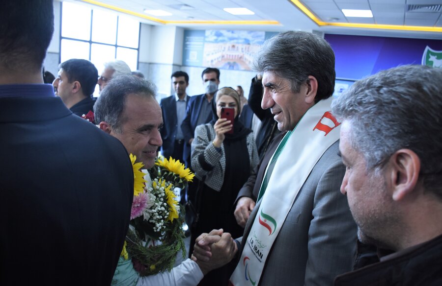 بازگشت قهرمانان