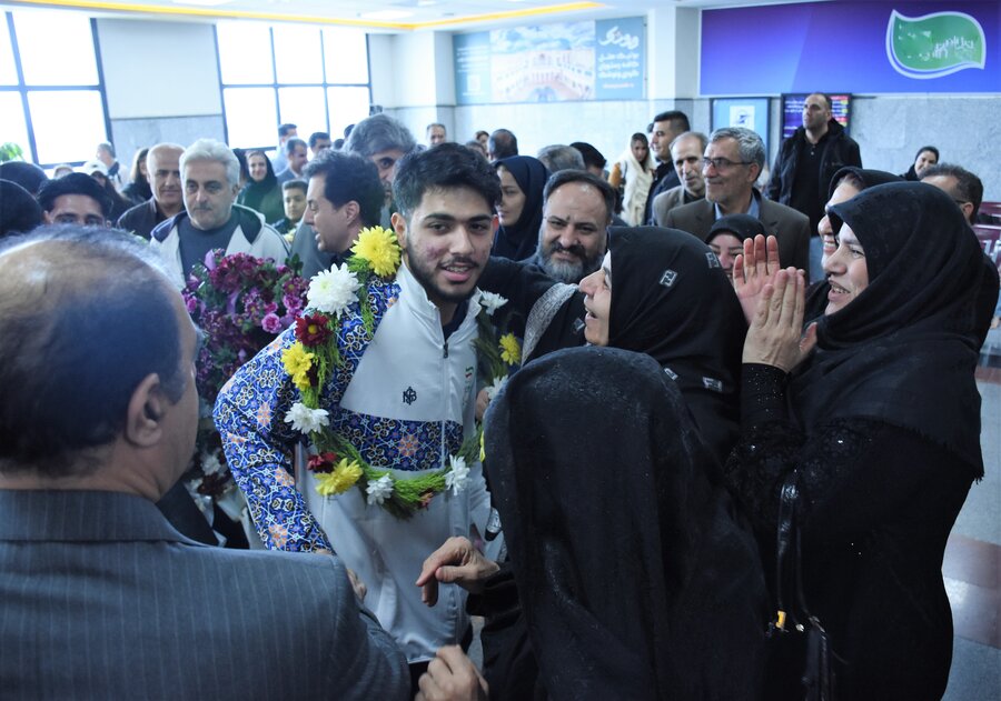 بازگشت قهرمانان