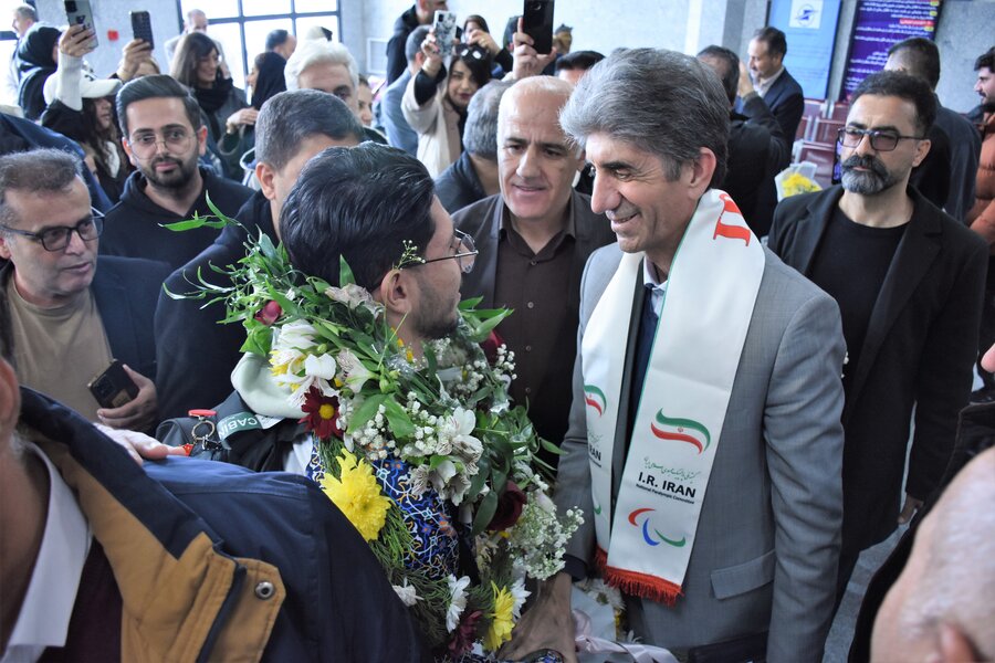 بازگشت قهرمانان