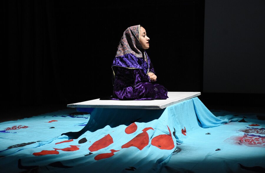 بازدید مدیرکل از برنامۀ تئاتر افراد دارای معلولیت