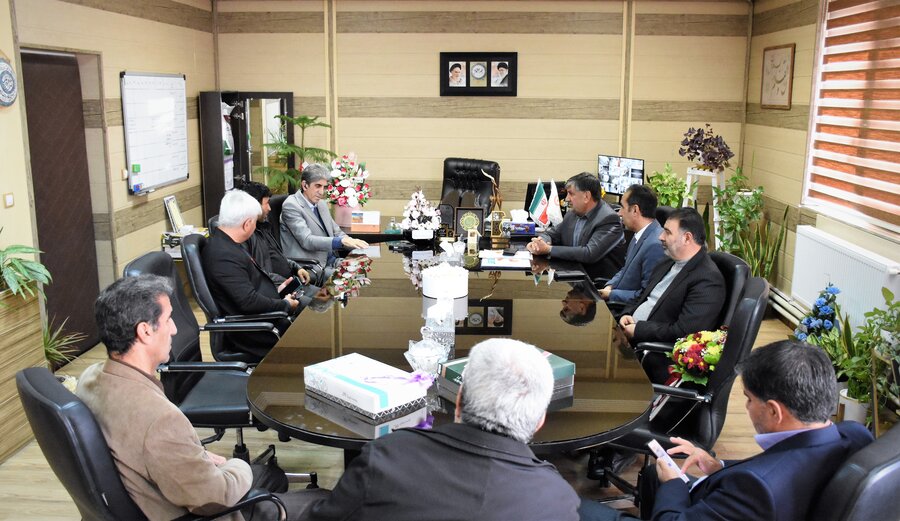 دیدار مشاور استاندار و رئیس گزینش با مدیرکل بهزیستی