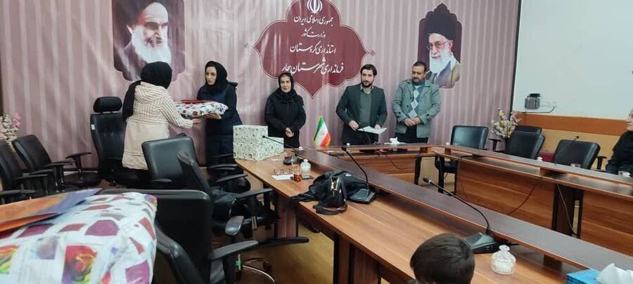 تقدیر از مادران دارای سه فرزند در شهرستان بیجار
