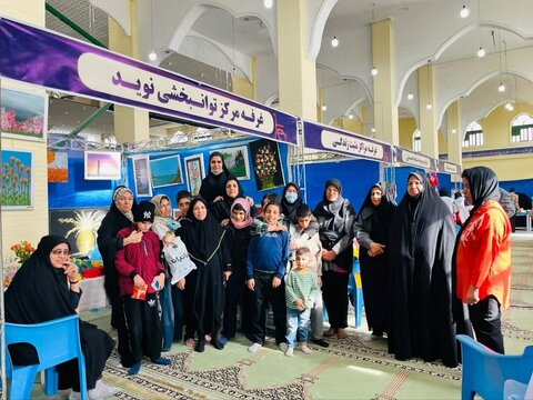 نمایشگاه آثار هنری وصنایع دستی افراد دارای معلولیت