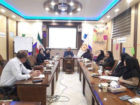 ورامین | جلسه توجیهی و آموزشی ویژه مددکاران مراکز «مثبت زندگی» بهزیستی