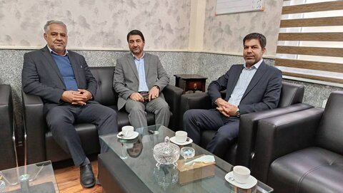 مدیر کل بهزیستی با سرپرست املاڪ تملیکی دیدار و گفتـــگو ڪرد.