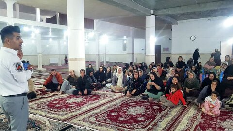 کارگاه آموزشی «نقش والدین در توانمندسازی اجتماعی کودکان» در محلات کم‌برخوردار مریوان برگزار شد