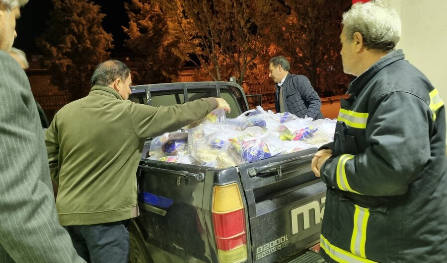 شهرک صنعتی سلماس ۱۰۰ بسته شب یلدایی به مددجویان بهزیستی اهدا کرد