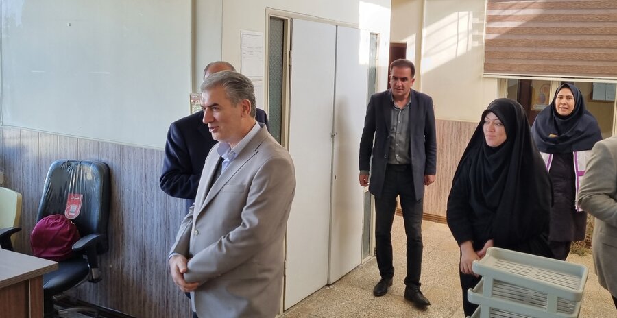 بازدید فرماندار و نماینده مردم سلماس در مجلس شورای اسلامی از اورژانس اجتماعی شهرستان