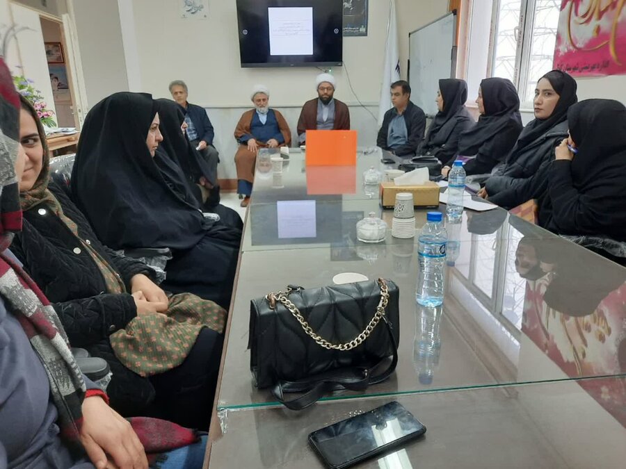 کوثر| برگزاری برنامه آموزشی تحکیم خانواده در بهزیستی شهرستان کوثر