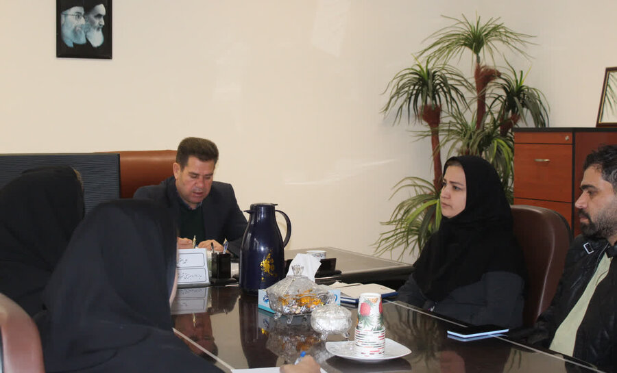 اردبیل| جلسه باز خوانی دستورالعمل های گروه های همیار و ارائه راهکار در خصوص اهدای وام نصب پنل خورشیدی