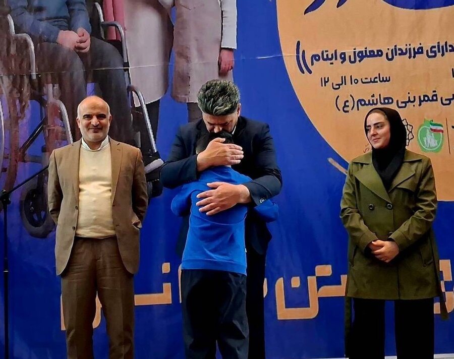 شهرری | تجلیل از مادرانی که بی ادعا ایستاده اند