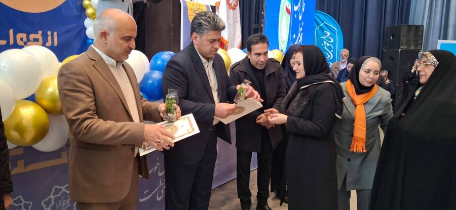 شهرری | تجلیل از مادرانی که بی ادعا ایستاده اند