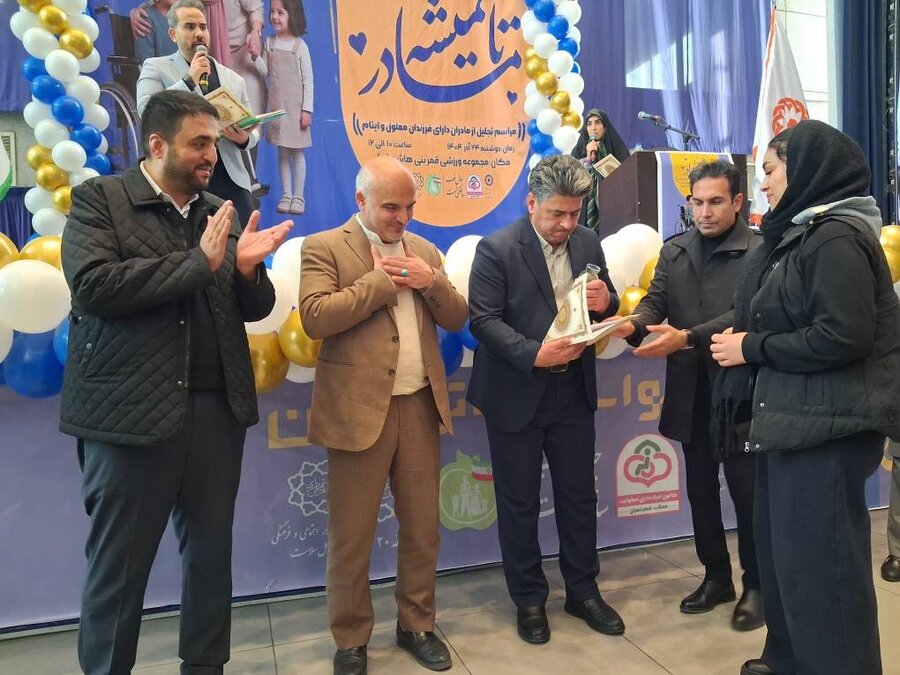 شهرری | تجلیل از مادرانی که بی ادعا ایستاده اند