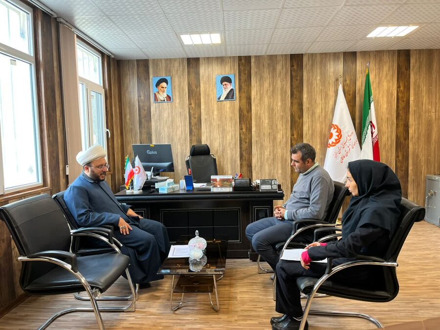 طالقان | دیدار مسئول بنیاد برکت با رئیس اداره بهزیستی شهرستان طالقان