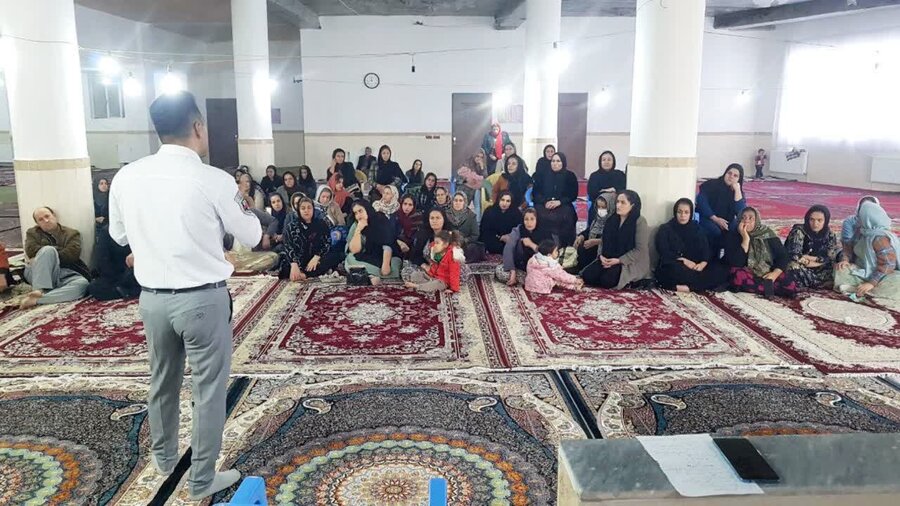 کارگاه آموزشی «نقش والدین در توانمندسازی اجتماعی کودکان» در محلات کم‌برخوردار مریوان برگزار شد