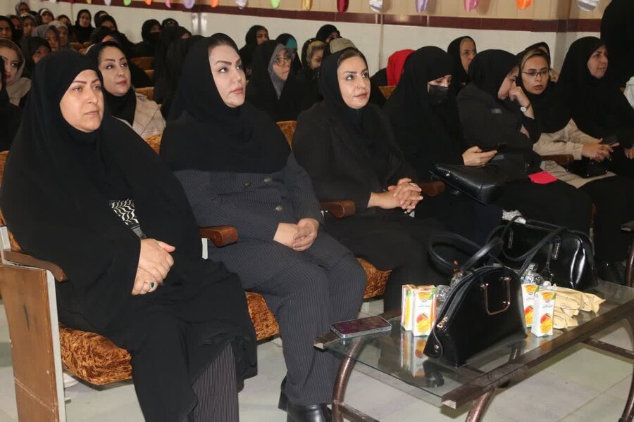 حضور پرشور بانوان بهزیستی کامیاران در جشن «شکوه مادری»
