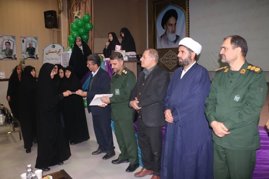 حضور پرشور بانوان بهزیستی کامیاران در جشن «شکوه مادری»
