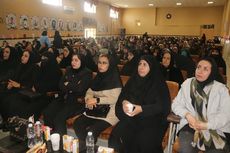 حضور پرشور بانوان بهزیستی کامیاران در جشن «شکوه مادری»
