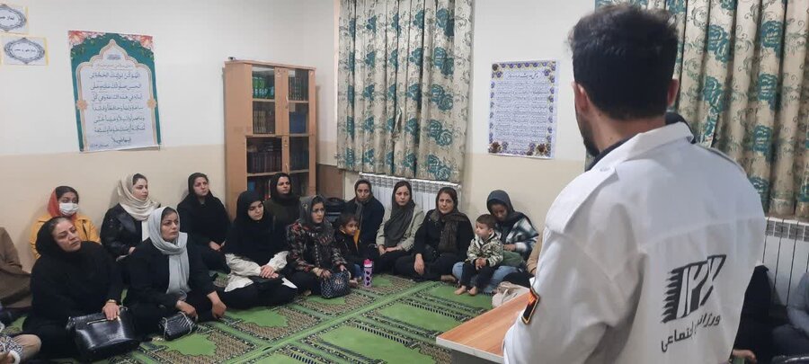 تبیین نقش اورژانس اجتماعی در دبیرستان دخترانه ۱۳ آبان شهرستان قروه
