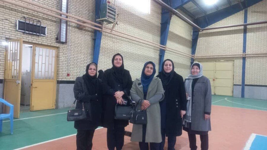 حضور بانوان بهزیستی قروه در مسابقات ورزشی هفته زن