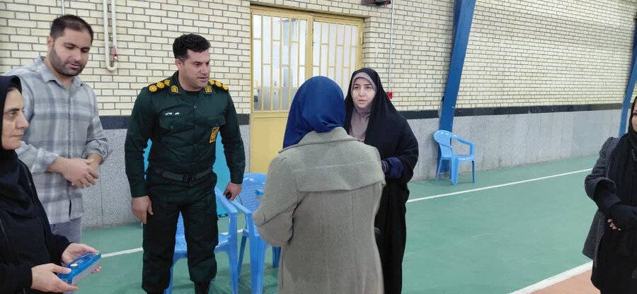 حضور بانوان بهزیستی قروه در مسابقات ورزشی هفته زن