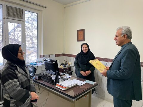 تقدیر رئیس بهزیستی قروه از کارکنان خانم اداره به مناسبت روز زن