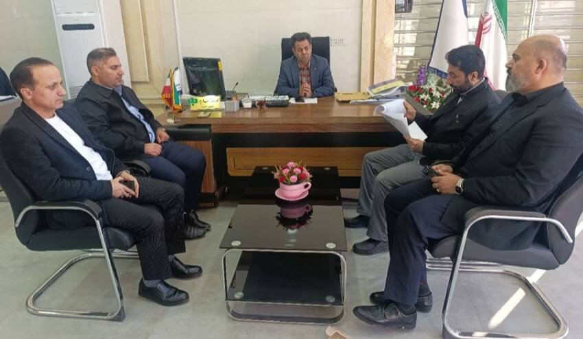 نشست رؤسای بهزیستی و بانک رفاه اشنویه با هدف حل مشکلات اشتغالزایی