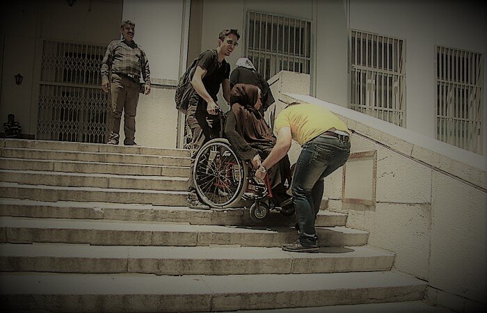 شهر کرمانشاه برای تردد معلولان آماده نیست