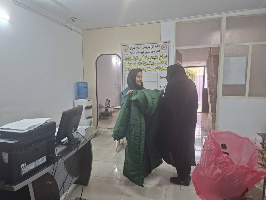 پیشوا | توزیع ۱۶۰ عدد کفش و کاپشن بین فرزندان جامعه هدف با همکاری خیریه پیش‌گامان