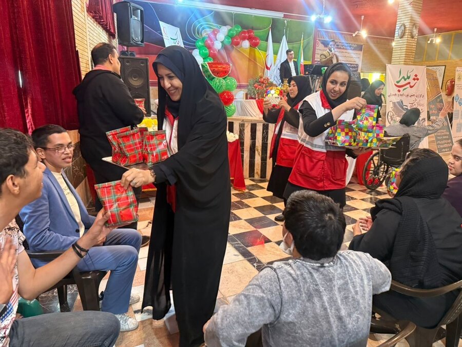 پیشوا | برگزاری جشن یلدا در مجتمع موسی بن جعفر(ع) با مشارکت جمعیت هلال‌احمر