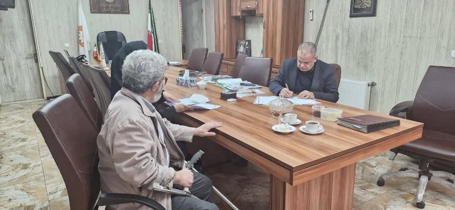 شهریار | ملاقات چهره به چهره سرپرست بهزیستی شهرستان با مراجعین بهبود ارتباطات و رسیدگی به مشکلات راهبردی