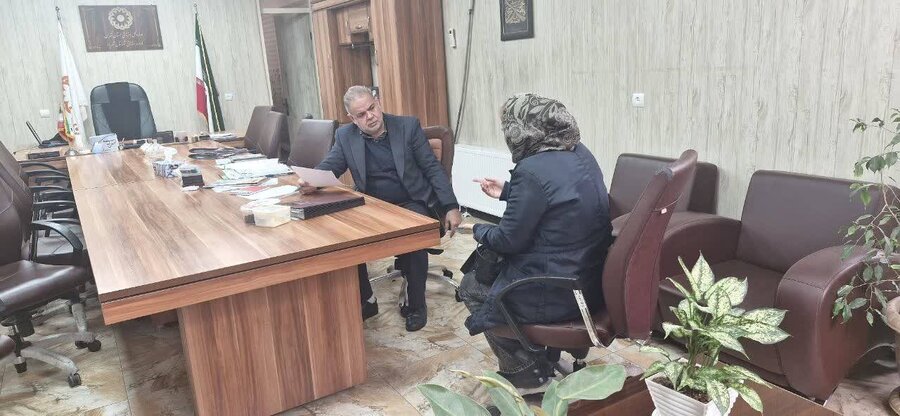 شهریار | ملاقات چهره به چهره سرپرست بهزیستی شهرستان با مراجعین بهبود ارتباطات و رسیدگی به مشکلات راهبردی