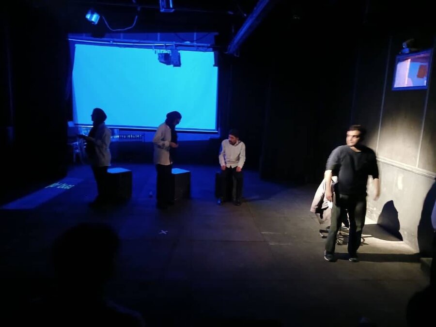 آذر-شرقی-تئاتر