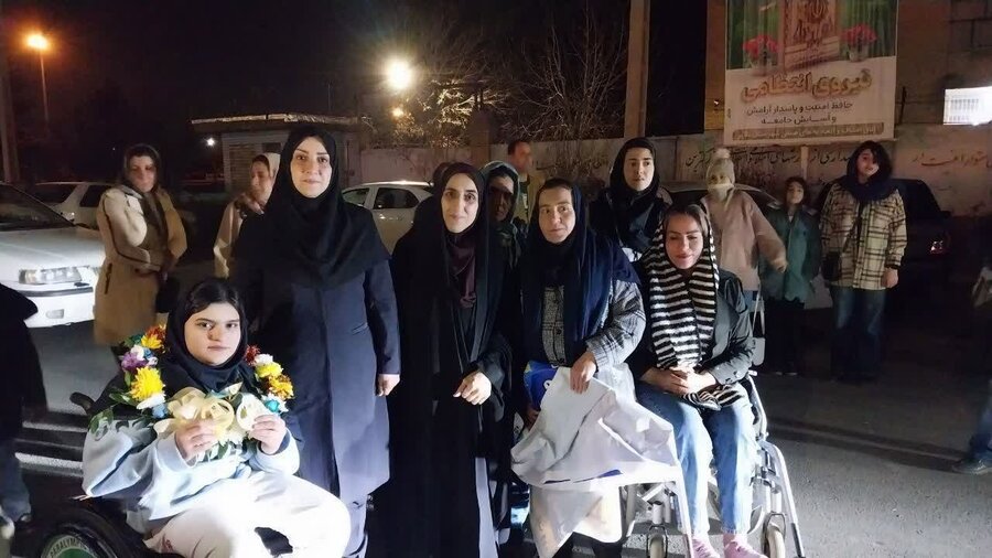 مراسم استقبال از بانوی طلایی مسابقات پاراآسیایی دبی ۲۰۲۵ در پایانه ی اتوبوس رانی استقلال ملایر