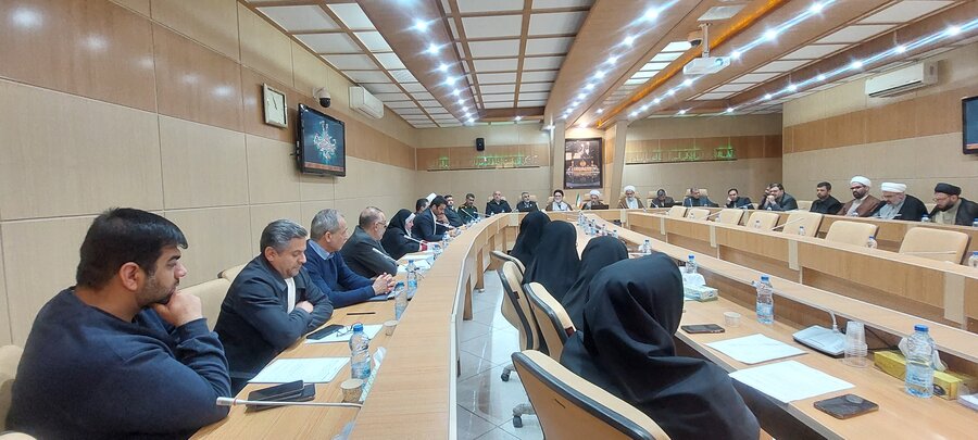 حضور سرپرست بهزیستی استان فارس در جلسه کارگروه عفاف و حجاب و ارائه گزارش اقدامات بهزیستی