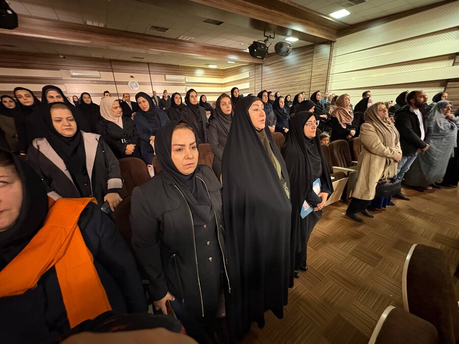 حضور مدیرکل بهزیستی کردستان و مشاور امور بانوان در آیین گرامیداشت روز زن