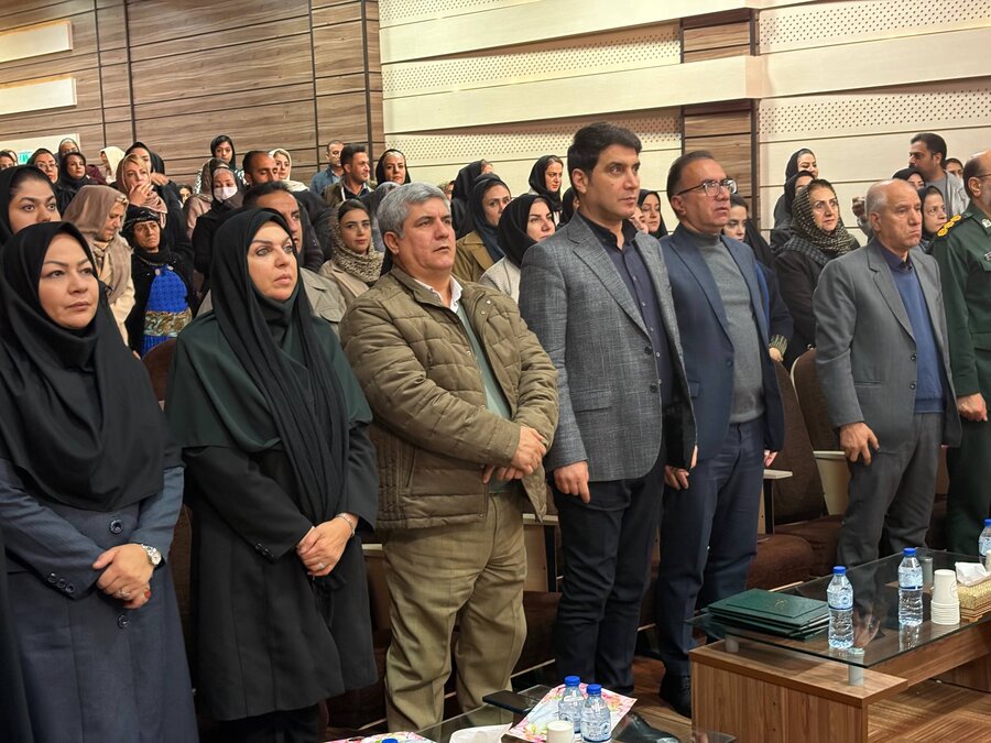حضور مدیرکل بهزیستی کردستان و مشاور امور بانوان در آیین گرامیداشت روز زن