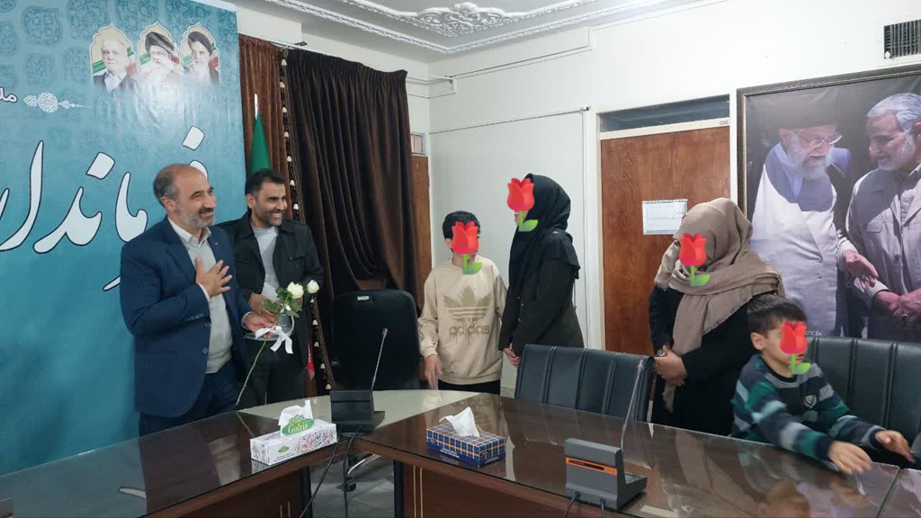 ملاقات والدین کودکان دارای اوتیسم با فرماندار ملایر با محور بررسی مطالبات