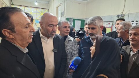 وزیر تعاون از مرکز توانبخشی تاکستان بازدید کرد