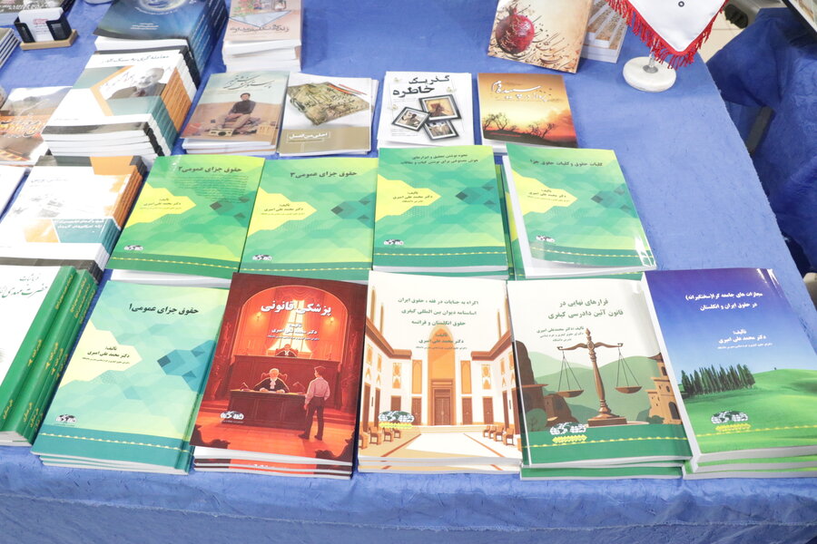 بازدید مدیرکل بهزیستی استان کرمان از نمایشگاه کتاب