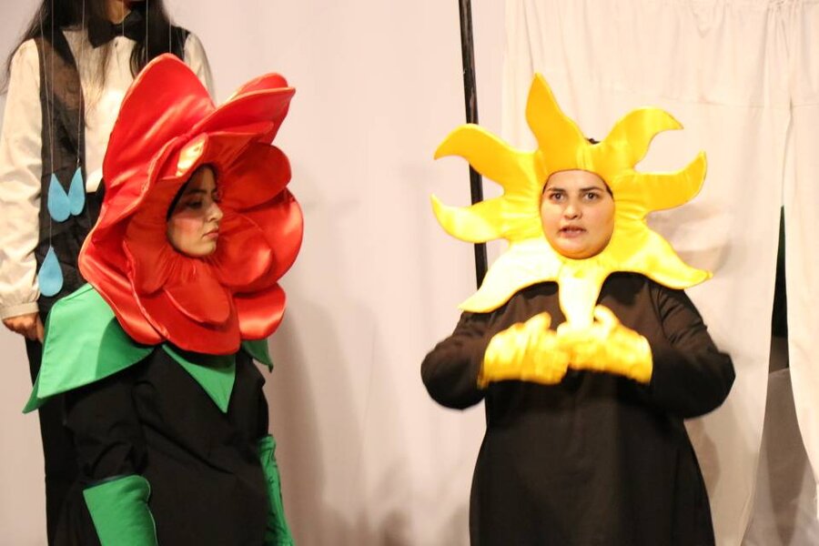 بازبینی آثار نمایشی استان میزبان انجام شد