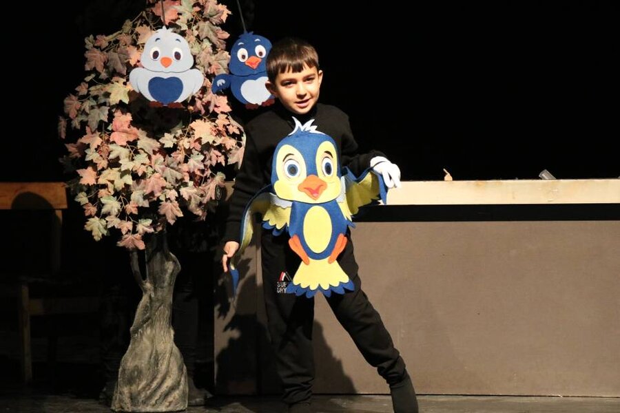 بازبینی آثار نمایشی استان میزبان انجام شد