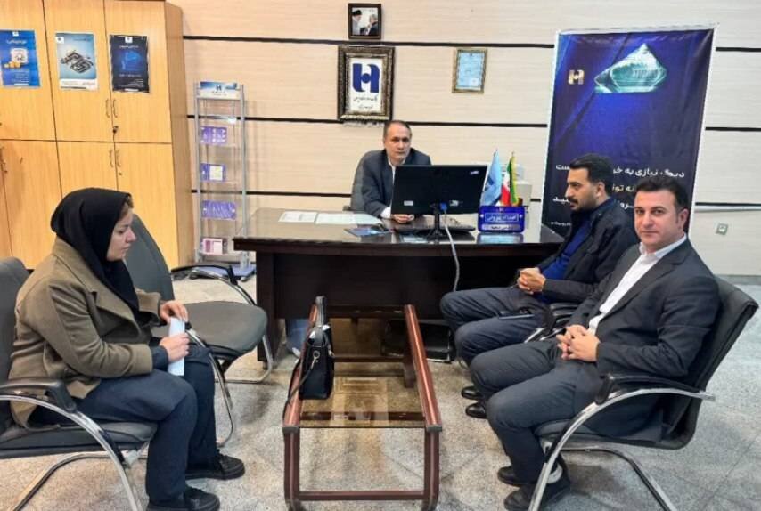 جلسه هماهنگی تسهیل پرداخت تسهیلات اشتغال مددجویان بهزیستی با رئیس بانک صادرات شهرستان پیرانشهر