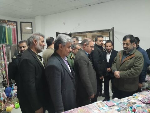 گزارش تصویری/ بازدید استاندار و مدیر کل بهزیستی استان از سومین نمایشگاه توانمندی‌های شهرستان جعفرآباد