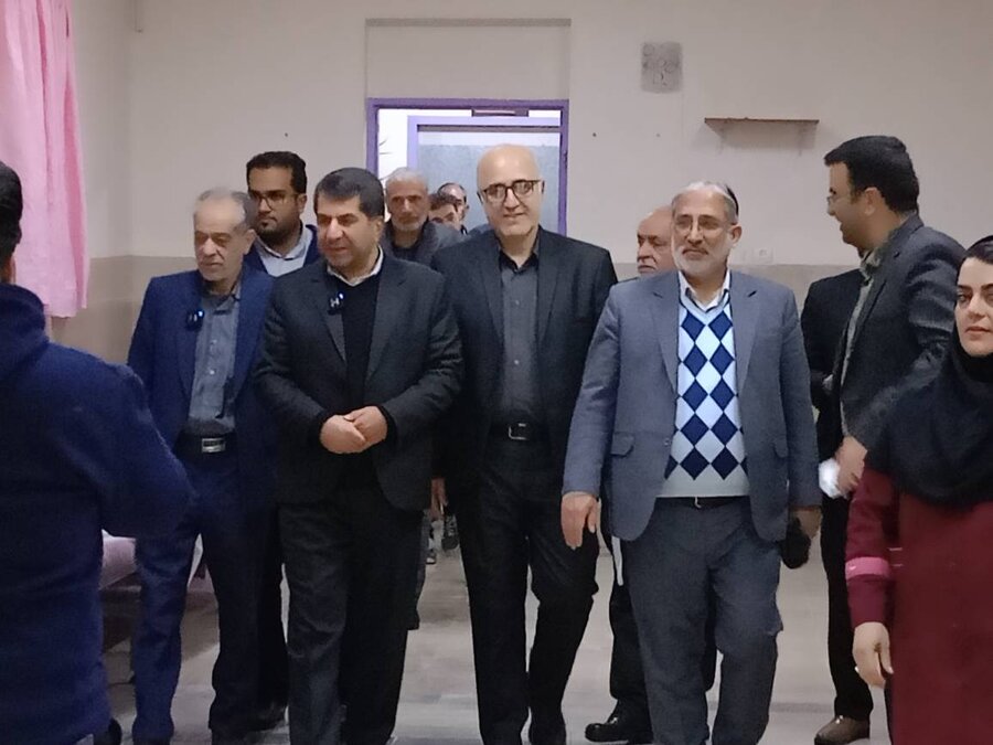 بیرجند/بازید دکتر هاشمی نماینده شهرستانی بیرجند،خوسف و درمیان از مرکز توانبخشی حضرت علی اکبر(ع)