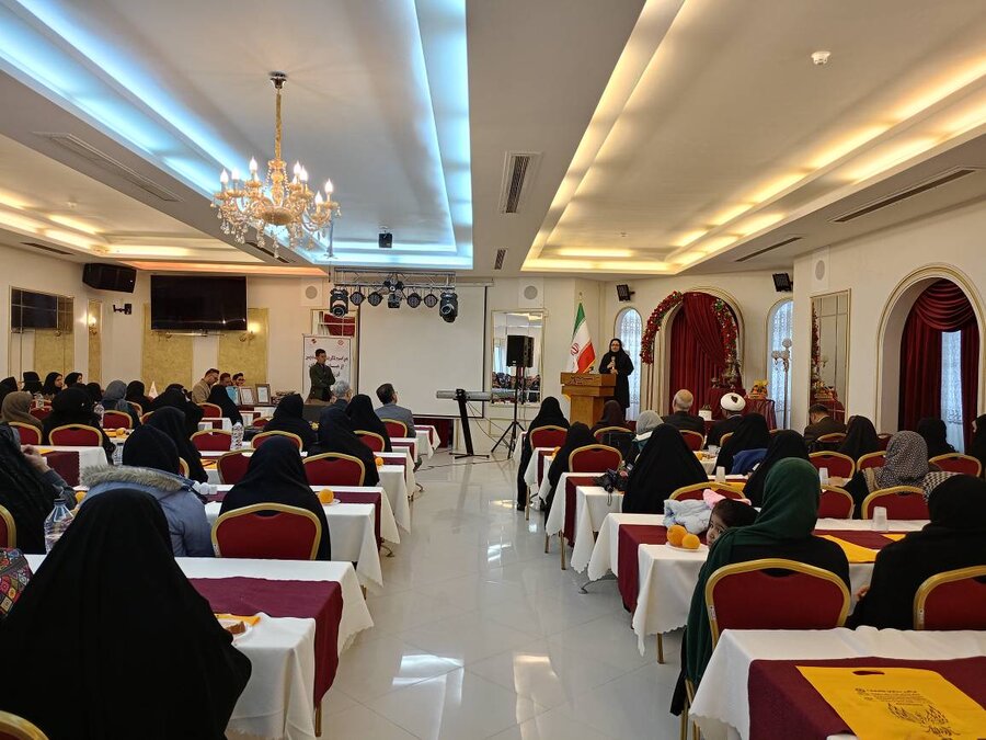 بیرجند/تقدیر از مددکاران و مادران دارای فرزند دو معلول