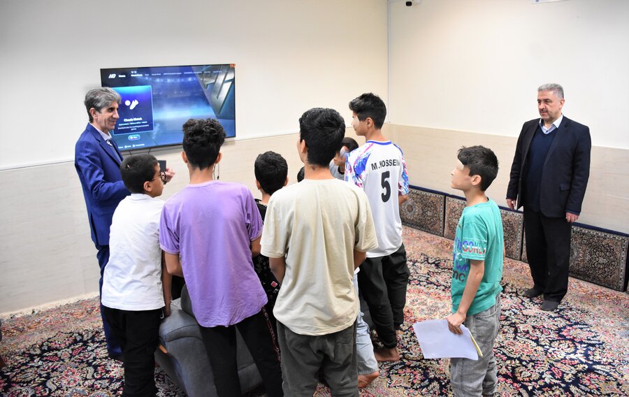 نسیم عاطفۀ پدران