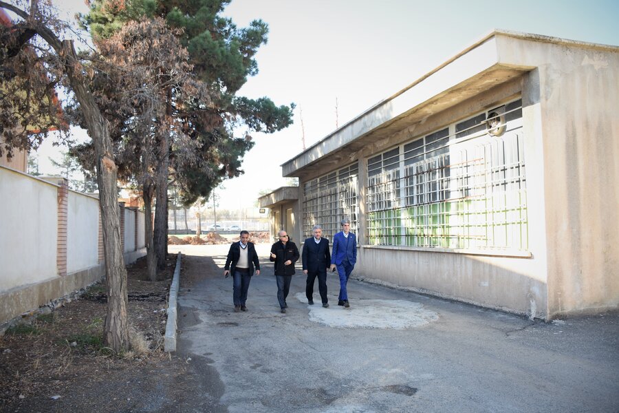 چمن مصنوعی مرکز ادبیان